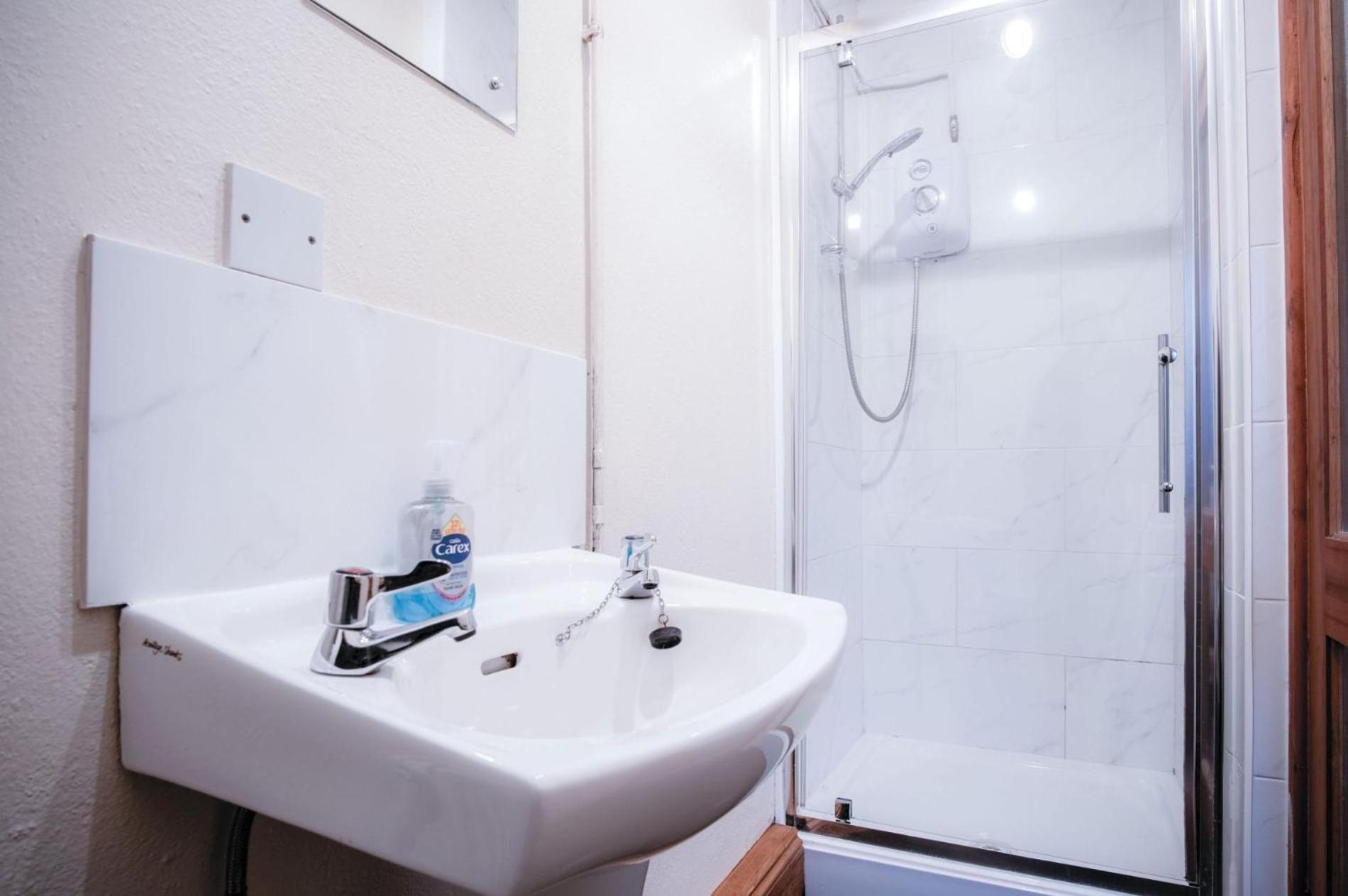 Primrose - 1 Bedroom Cottage - Llanteg Crunwear Esterno foto
